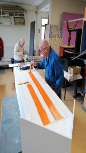 Orange sur blanc.